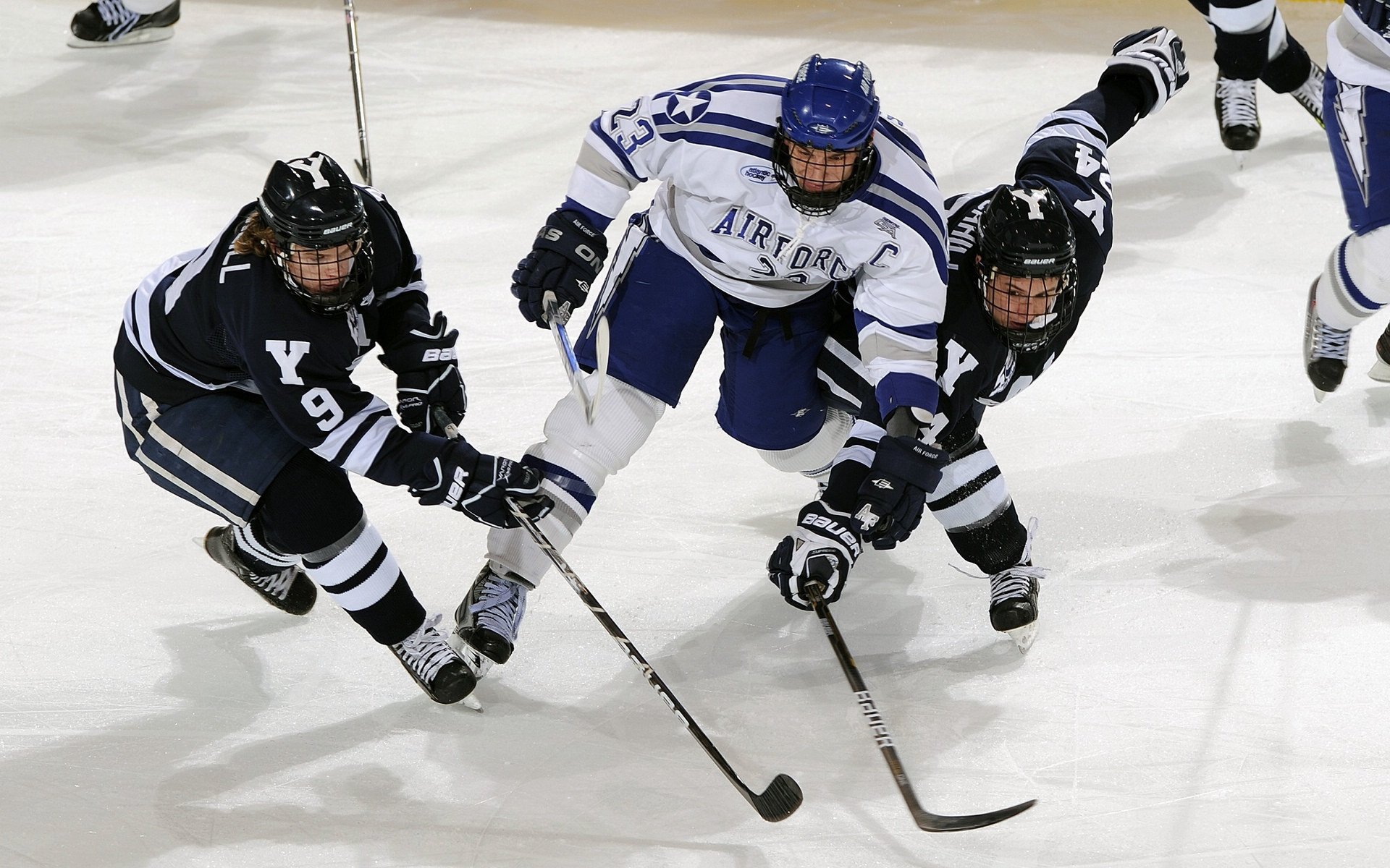 _海底潜艇冲浪：探索海底新玩法_，海底潜艇绘画