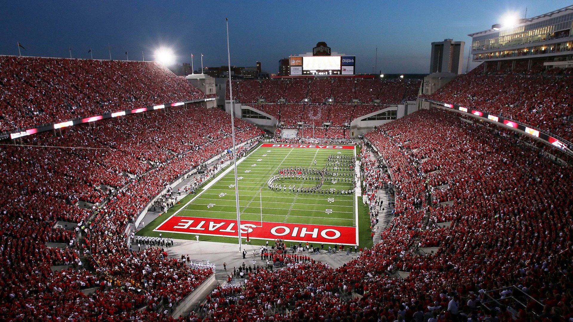 “英超末轮决战在即，冠亚军悬念重重”，2021英超最后一轮